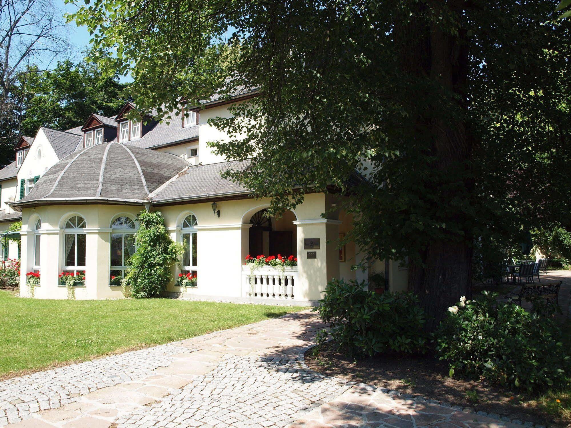 Hotel & Restaurant Bellevue Schmoelln Eksteriør billede