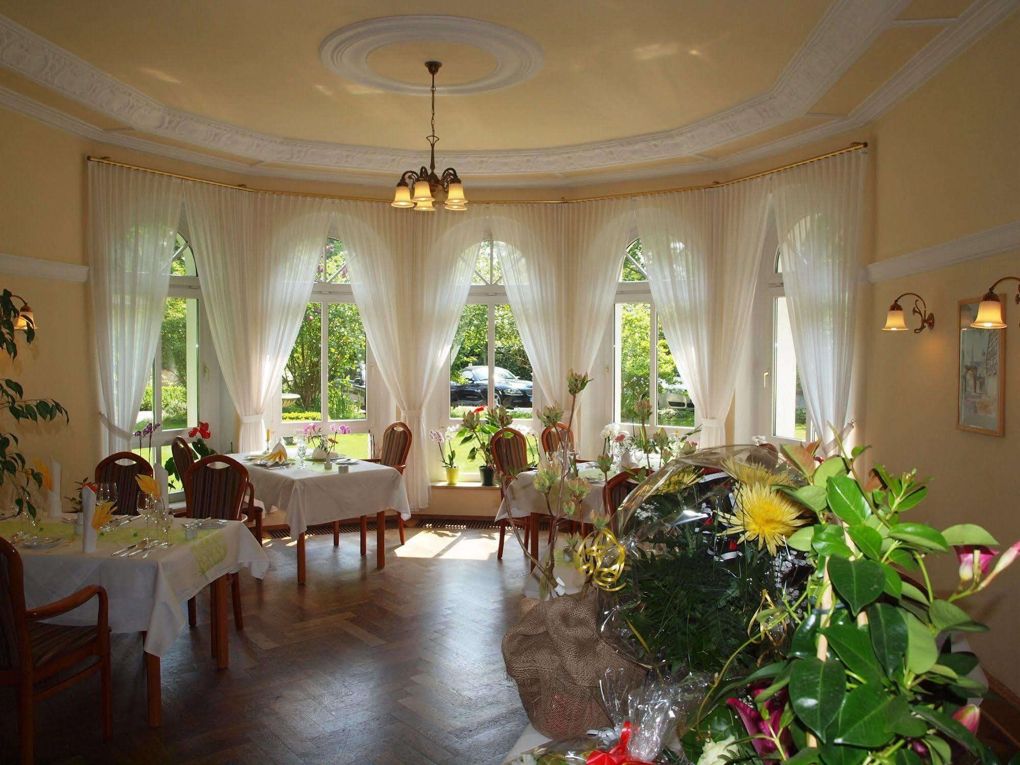 Hotel & Restaurant Bellevue Schmoelln Eksteriør billede